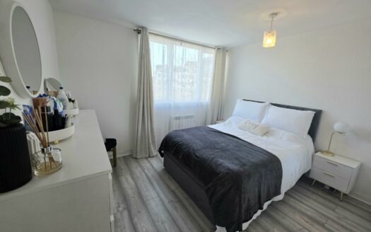 Three Bedroom Apartment | To Let | The Parade | Available from 27th May 2026