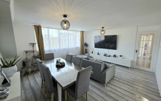 Three Bedroom Apartment | To Let | The Parade | Available from 27th May 2026