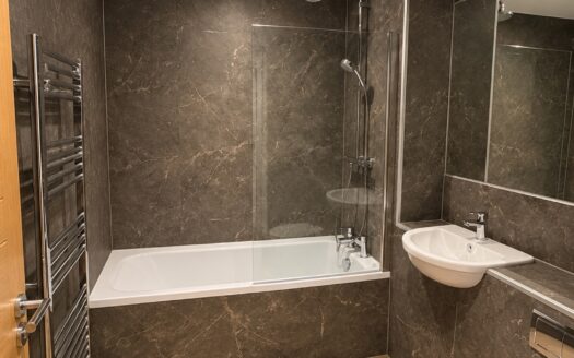 BRAND NEW 3-BEDROOM APARTMENT | QUEENS GATE | AVAILABLE AT £2,650 PCM